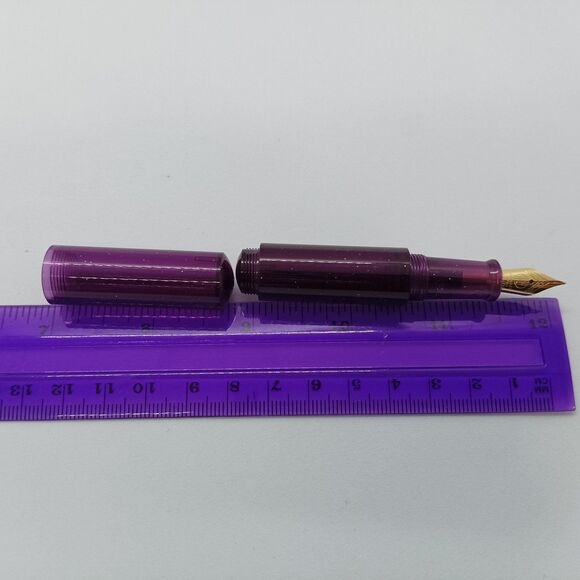 Semi clear purple fountain pen. Fine nib. - Picture 5 of 5
